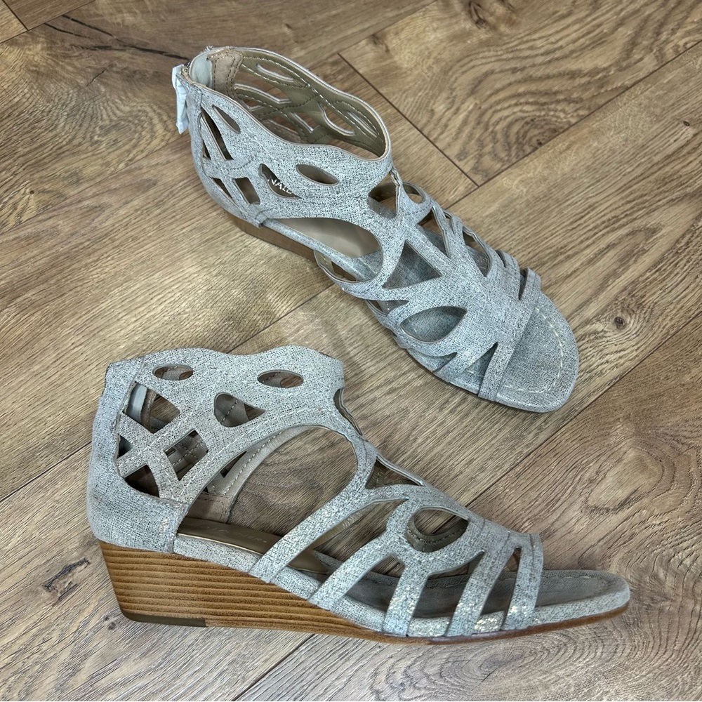 NIB Donald Pliner Delite caged wedge sandal in pewter - Size 8 - Picture 3 of 10